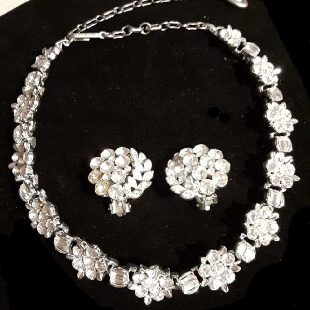 c1955 CRYSTAL LISNER DEMI-PARURE Floral Cluster and Leaves choker + earring set